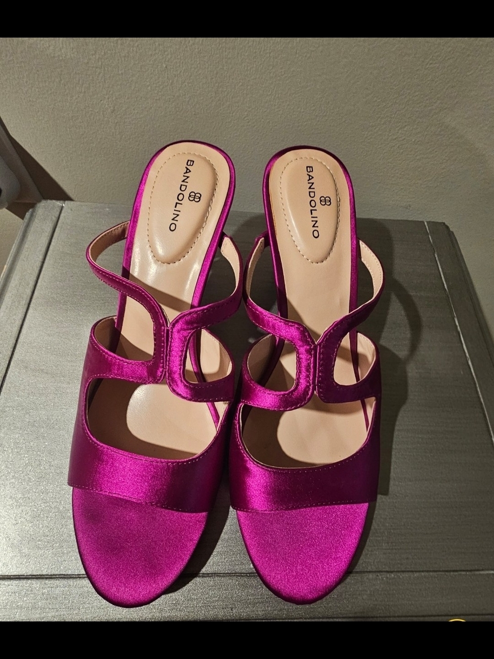 Bandolino Mizelle fuchsia pink satin kitten heel sandals. Sz 9.5 Womens Nw/oT